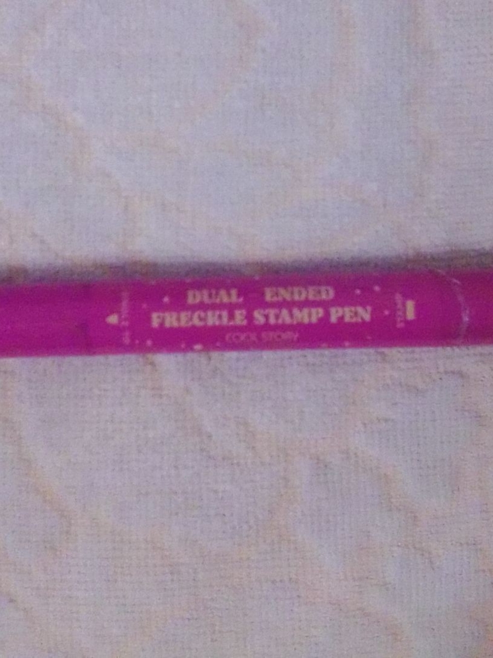 Dual-Ended Freckle Stamp Pen - Pink